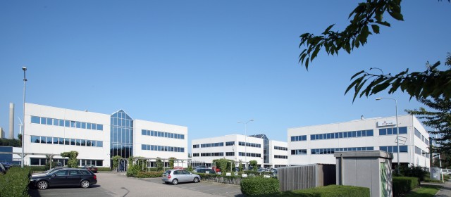 Rijnja Repro tekent bij Hoflaan Vastgoed
